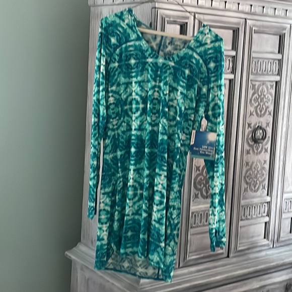 Coolibar Size M tags on - Picture 2 of 4